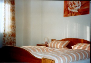 Gästezimmer, Übernachtung mit Frühstück in Einzelzimmern und Doppelzimmern im Landkreis Schweinfurt am Rande des Steigerwalds